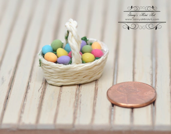 Dollhouse Miniature Easter Basket with Dozen Eggs H090
