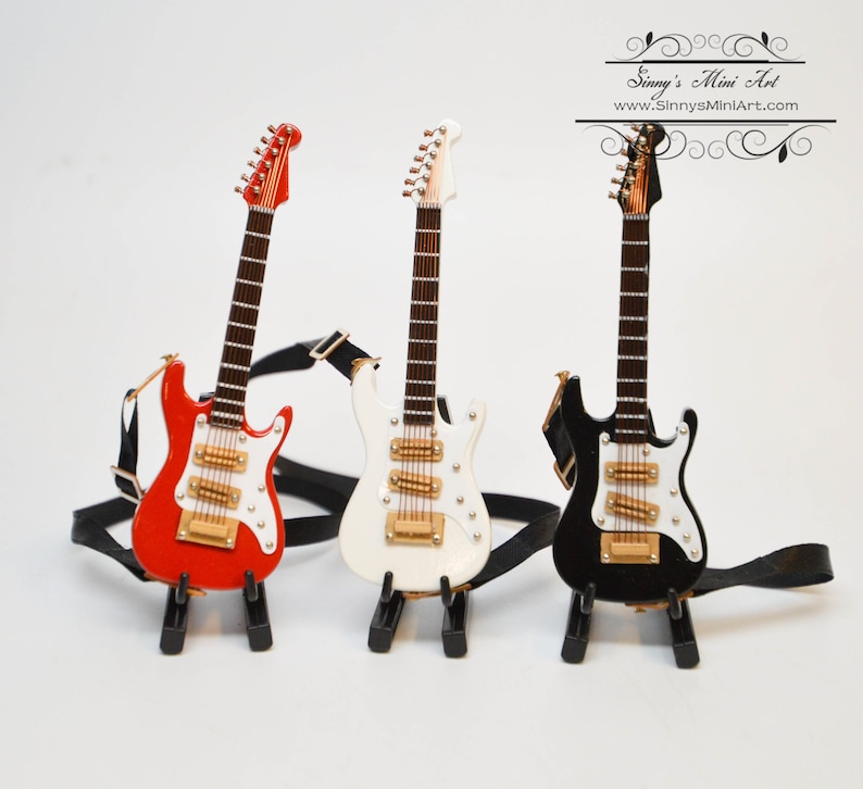 1:12 Wooden Guitar Miniature Musical Instrument Dollhouse with Carry Case