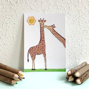 Postkaart Giraffen- A6 Enkele Kaart - Blanco wenskaart - Ansichtkaart  - Zomaar kaart - Kaart gerecycled papier.