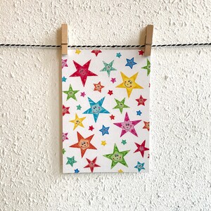 Postkaart Patroon Sterren Smileys - A6 Enkele Kaart - Blanco wenskaart - Ansichtkaart  - Zomaar - Kaart gerecycled papier.
