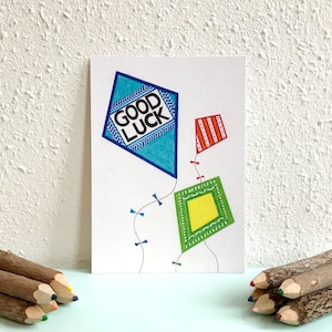 Postkaart Vliegers Good Luck - A6 Enkele Kaart - Blanco wenskaart - Ansichtkaart - Succes - Kaart gerecycled papier.