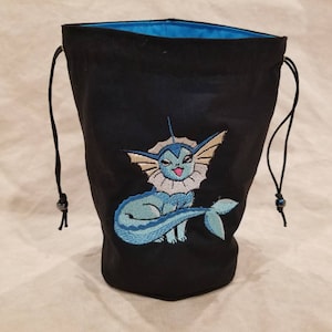 Bolsa de dados bordada - Vaporeon - Cierre con cordón