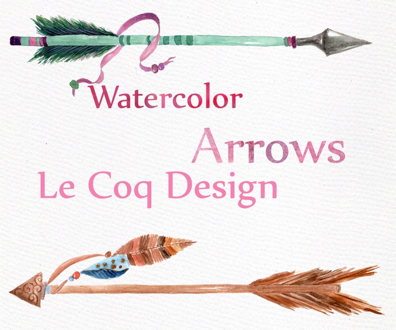Op de afbeelding: Twee aquarel pijlen, een met een groene schacht en een roze lint, de andere met een bruine schacht en veren. De tekst "Watercolor Arrows Le Coq Design" staat onder de pijlen.