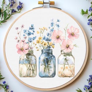 Kruissteekpatroon wilde bloemen: "FLORAL MASON JAR" Mason Jar kruissteek bloemen borduurwerk bloemen in Mason Jar kruissteektabel
