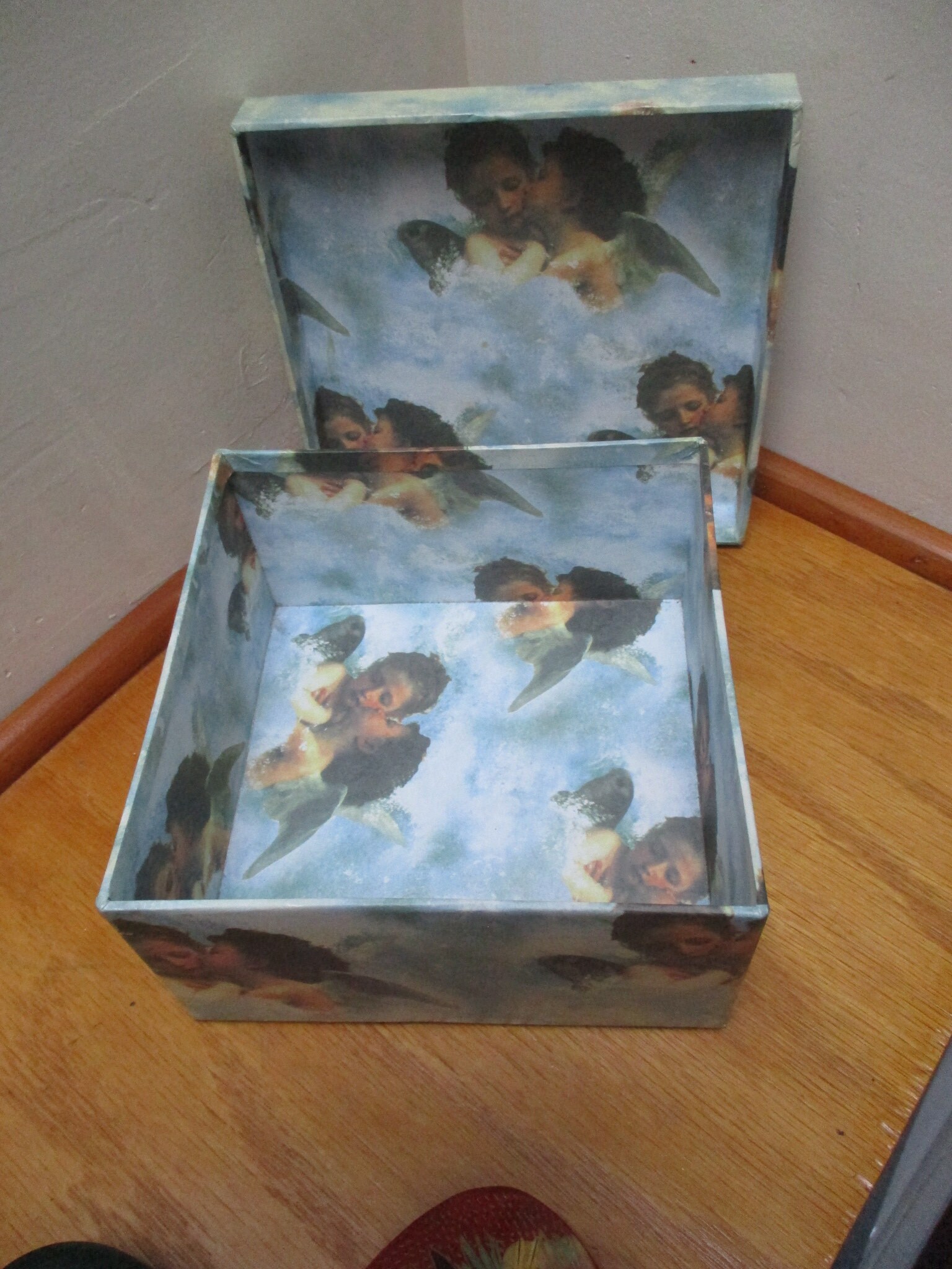 TRI-COASTAL DESIGN VTG NYC Floral Art Hat/Storage Box 16”x 8” Midway Straw Lifeguard Hat | Red White & Blue Hibiscus Waves  main image 3