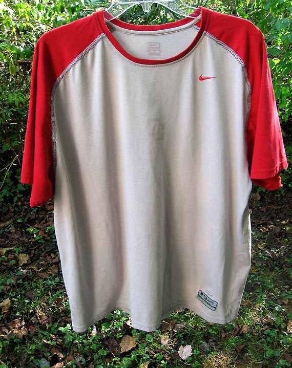 sale!!! Vintage 90's, Nike T-shirt by Authentic Co