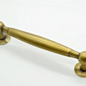 Gorgeous kitchen drawer handles. Solid brass cabinet hardware. Everything matches colour. Exceptional value