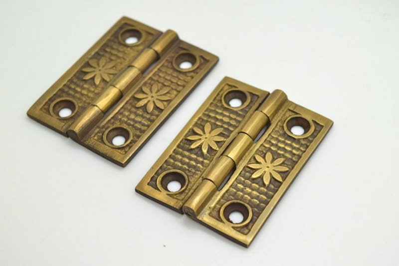 Flower design brass door hinge - Single