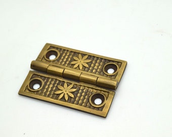 Flower design brass door hinge - Single