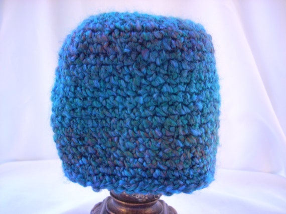 Multicolored Blue Chunky Crochet Winter Beanie, Fuzzy Yarn  display picture 3
