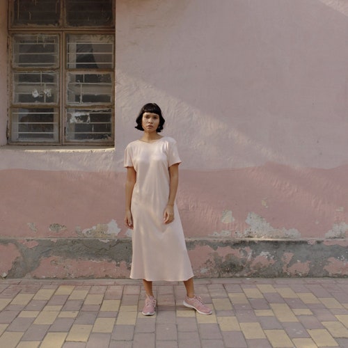 Meena tee dress manjith shops pink banana silk zig-zag weave