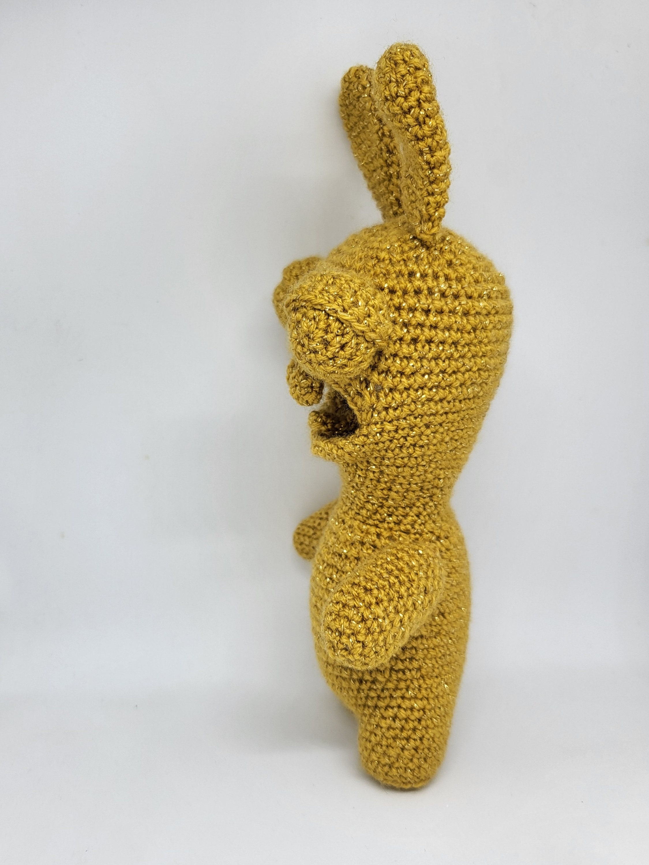 Golden Rabbit Inspired by Stumble Guys. Pattern in Englisch, Using Us ...