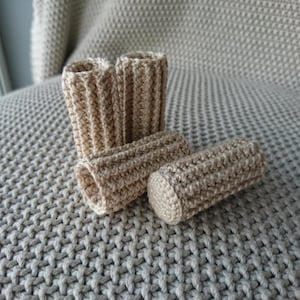 Gehäkelte Stuhlbeine Socken für Boden. Tischschoner aus Baumwolle