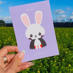 Niedliches Vampir-Wortspiel-Häschen Diese nervige Grußkarte. Gute Besserung Hase. Lustige Vampir-Wortspielkarte. Niedliche Beileidskarte. Goth gruselige Horror Fans.
