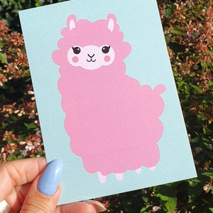 Simpatico biglietto d'auguri in alpaca rosa. Biglietto d'auguri quotidiano per alpaca kawaii per gli amanti dell'alpaca.