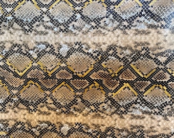 Natural Snake Print Vinyl Fabric Gold/Black Faux Viper Snake Skin Vinyl-Faux Leather - Tapicería - Se vende cortado a medida.