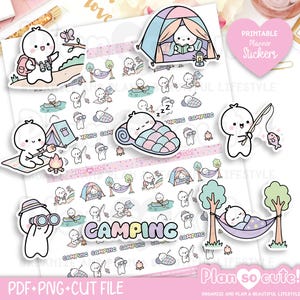 Puede incluir: Una hoja de pegatinas imprimibles para agenda con personajes de dibujos animados en escenas de camping. Las pegatinas incluyen tiendas de campaña, sacos de dormir, hamacas, pesca y prismáticos, con el texto CAMPING y Plan so cute!