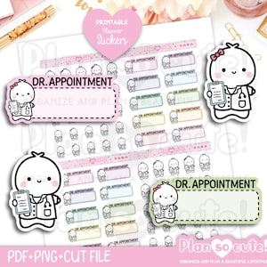 Op de afbeelding: Printbare planner stickers met een schattig dokter karakter en de tekst "DR. APPOINTMENT". De stickers zijn in verschillende pastelkleuren en zijn ontworpen voor planning en organisatie. De stickers zijn gelabeld "Plan so cute!" en zijn beschikbaar als PDF, PNG en snijbestanden.