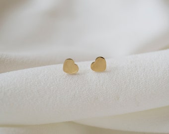 Heart Stud Earrings  / Tiny Heart Stud Earrings / Stud Earrings / Tiny Stud Earrings / Gold Heart Stud Earrings / Dainty Stud Earrings.