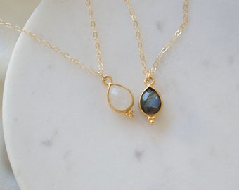 Collier en pierre de lune délicate / Collier en pierres précieuses / Collier en labradorite / Choker en pierres précieuses / Collier en or délicat / Collier rempli d’or 14 carats.