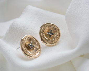 Statement Earrings / Stud Earrings / Gold Stud Earrings / Dainty Gold Earrings / Circle Earrings / Stud Earrings / Disc Earrings.