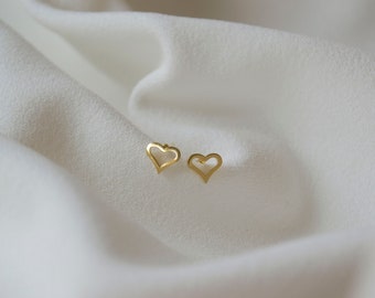 Tiny Heart Stud Earrings  / Gold Heart Stud Earrings / Stud Earrings / Tiny Stud Earrings / Minimalist Earrings / Dainty Stud Earrings.