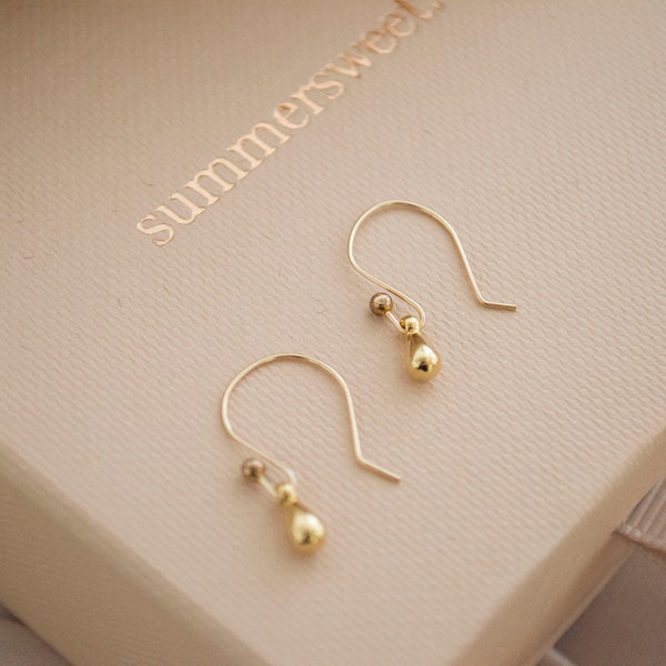 Tiny Gold Earrings / Teeny Tiny Earrings / Delicate Gold Earrings / Dainty Gold Earrings / Minimalist Earrings / Everyday Gold Earrings.