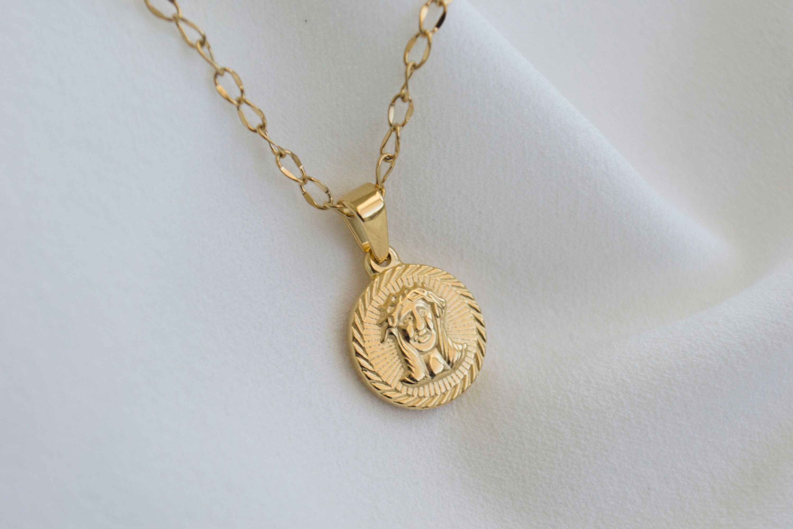 Gold Coin Necklace / Religious Necklace / Gold Medallion Etsy 日本