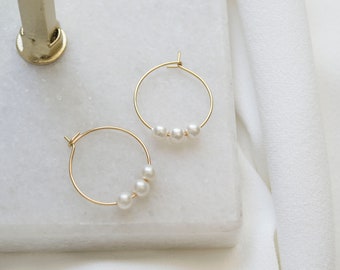 Pearl Hoop Earrings / Gold Hoop Earrings / Hoop Earrings / Pearl Earrings / Small Pearl Hoop Earrings / Gold Hoops. SSJ019