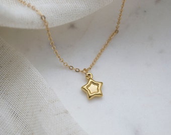 Star Necklace / Gold Star Necklace / 14k Gold Filled Necklace / Dainty Necklace / Simple Gold Necklace / Simple Charm Necklace. SSJ470