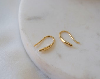 Small Arc Earrings / U Earrings / Horseshoe Earrings / Gold Arc Earrings / Minimalist Earrings / Open Hoops.