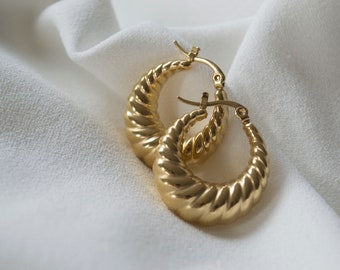 Gold Circle Twisted Hoop / Twisted Hoops / Gold Hoop Earrings / Gold Hoops / Thick Hoops / Gold Thick Hoops / Minimalist Hoops.