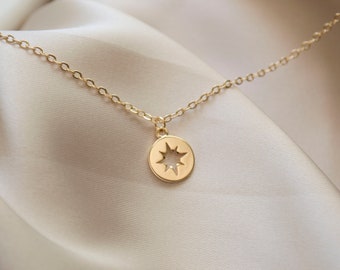 Gold Pendant Necklace / Compass Necklace / 14k Gold Filled Necklace / Dainty Necklace / Simple Necklace / Disc Necklace. SSJ364