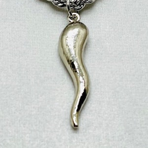 Italian Horn necklace, Italian Cornicello, Italian Amulet, 1 1/2&quot; (40mm) long rhodium plated horn with a rhodium plated French rope chain