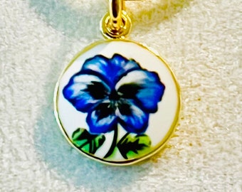 enameled pendant, blue pansy flower enameled pendant, small dainty necklace, 3/8” gold plated round pendant with 14k gold filled snake chain