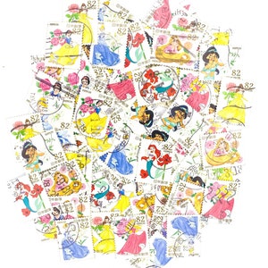 100 x stark gestempelte Disney Princess gebrauchte, japanische Briefmarken ganz aus Papier – Aschenputtel Ariel Schneewittchen – für Sammelalben, Bastelarbeiten