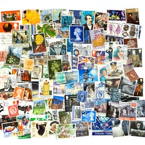 100 sellos postales británicos usados, todos fuera de papel, todos diferentes - GB Gran Bretaña Inglaterra vintage - para diseñar, diario, álbum de recortes, coleccionismo