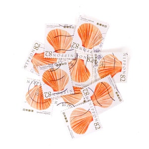 10 x conchiglie di capesante, usati, francobolli giapponesi tutti fuori carta - capesante arancione bianco conchiglia - per diari, album di ritagli, francobolli artistici, artigianato
