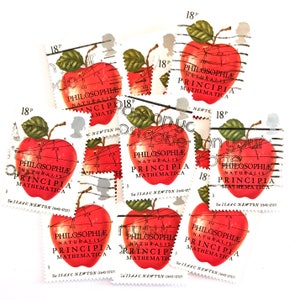10 x Red Apple, gebruikte, Britse postzegels, allemaal van papier - Isaac Newton Principia Mathematica Gravity - journaling, scrapbooking, knutselen