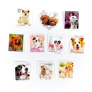10 x Hund & Welpe gebrauchte Briefmarken - aus Japan - niedliche Hunde Welpen Japanisch - off paper - Collage, Stempel sammeln, basteln