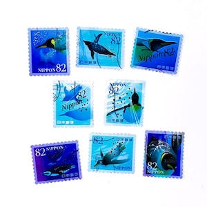 8 sellos postales usados japoneses de pingüinos, todo en papel - Japón - Pingüinos nadando en agua azul - para coleccionar, diario, manualidades, hacer tarjetas