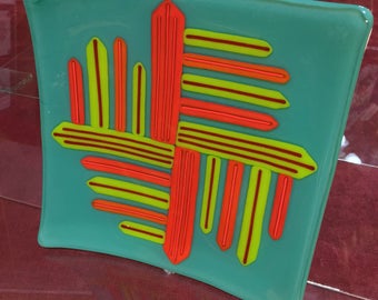 Square fused glass plate. "Pinwheel" Opaque teal/red/green fused glass. 7 1/8" square. (345x)
