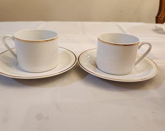 Juego de 2 tazas y platillos Crown Porcelain con detalles en oro de 24 quilates