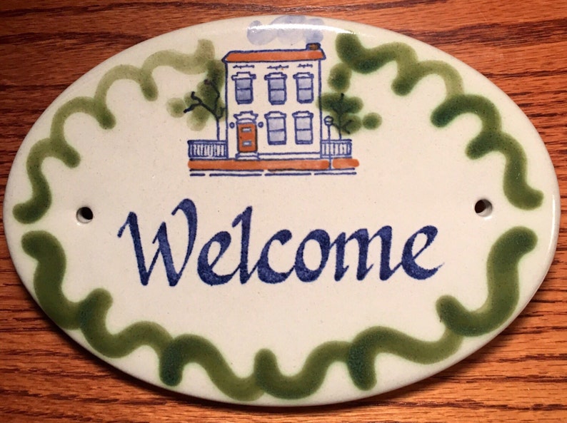 bed and breakfast Farmhouse Cabin 1980/'s Vintage Louisville Stoneware WELCOME door plaque Cottage Decor Country