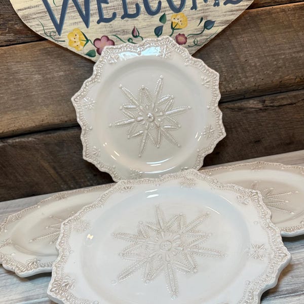 Set von 4 (Vier) Cracker Fass-Saisonale Eleganz Schneeflocke Weihnachtssalat / Dessertteller mit Originalbox, EINGESTELLT, Weihnachtsessen