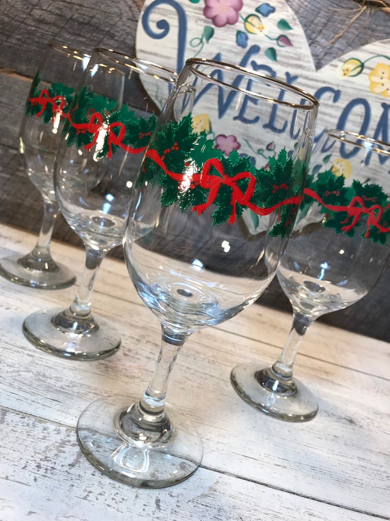 Set of 4 FOUR Libbey Christmas WINE Glasses Holly and Etsy