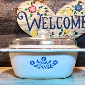 LARGE 4 Quart DUTCH Oven Cornflower Blue by Corningware, P-34-B, Cabin decor, Farmhouse, shabby chic, 70&#39;s kitchen