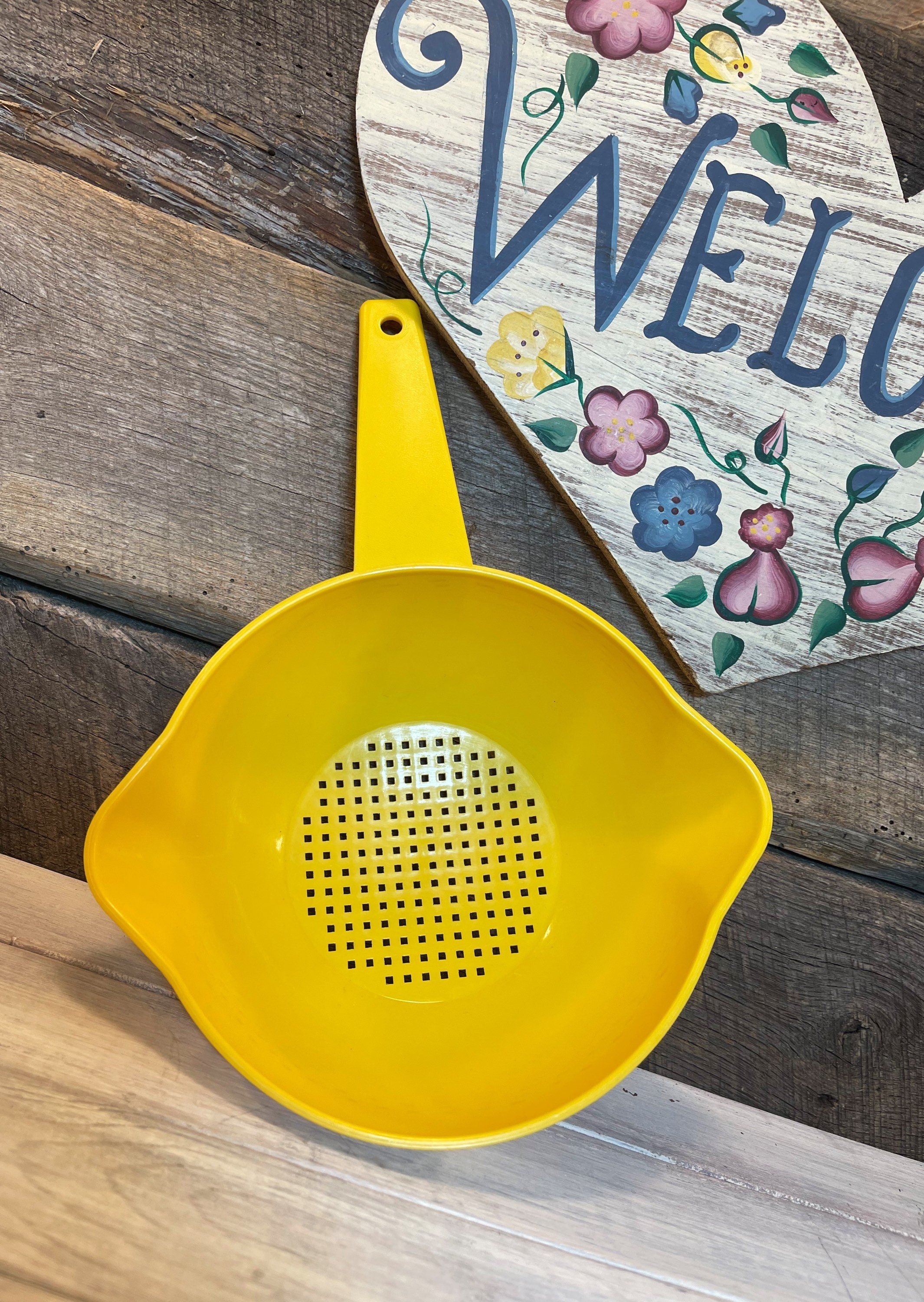 Tupperware sieve -- cute!, If it's mustard yellow, it must …
