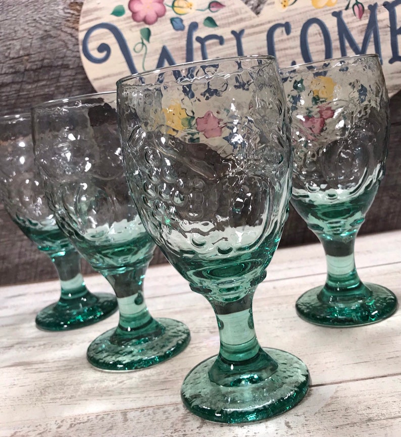 4 Vintage Arby/'s Libbey Glasses Water Wine Green Christmas Easter 1980/'s