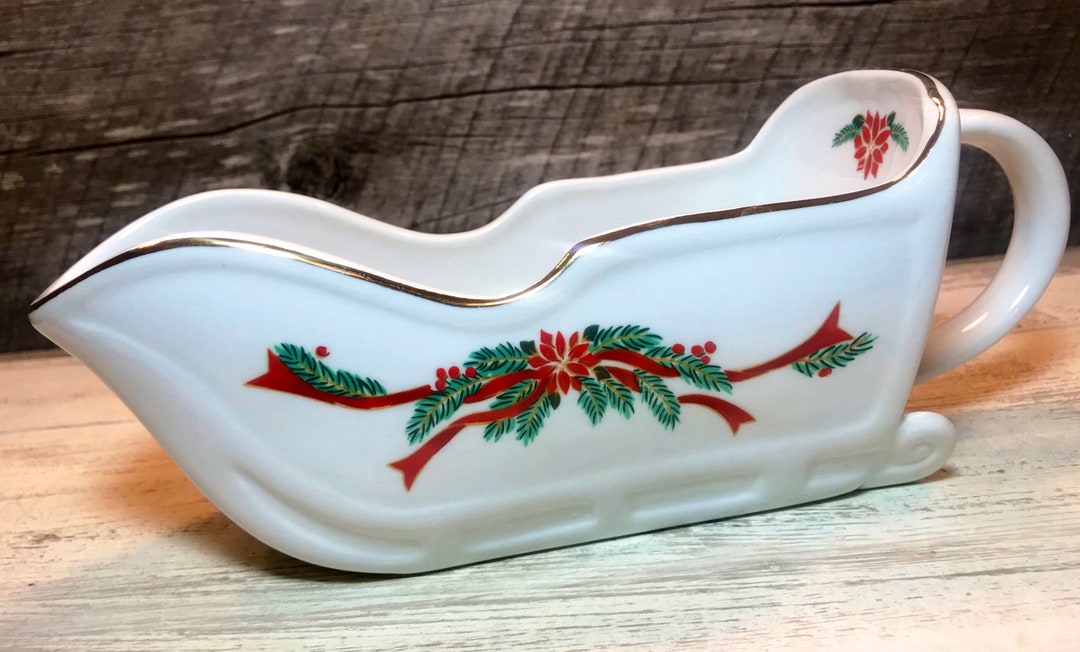 Beautiful Sleigh Gravy Boat in the Poinsettia & Ribbon by TIENSHAN